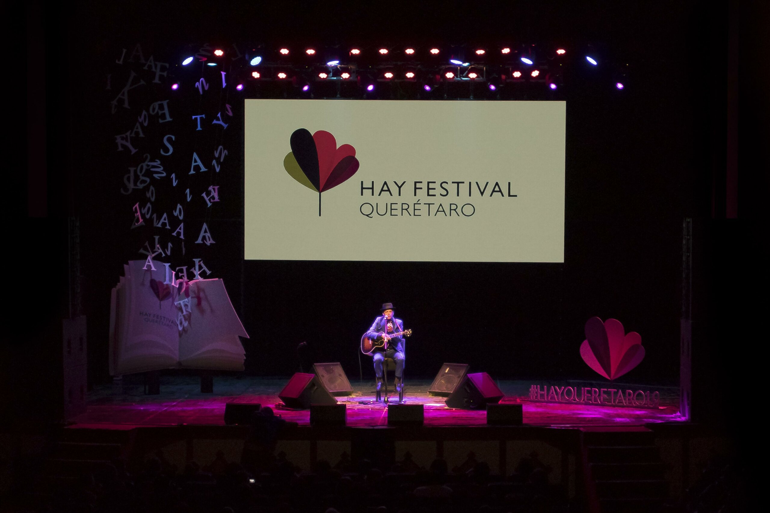 SURA celebra la 10° edición del Hay Festival Querétaro, una década de incentivar la cultura en México